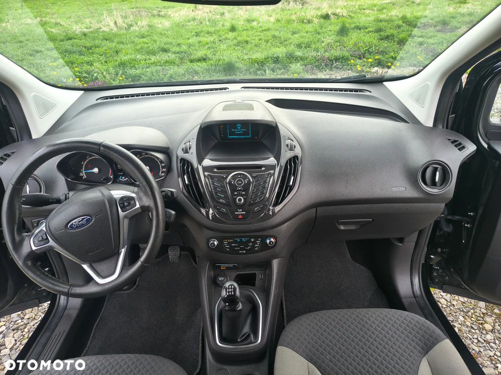 Ford Tourneo Courier 1.0 EcoBoost S&S Titanium - 6