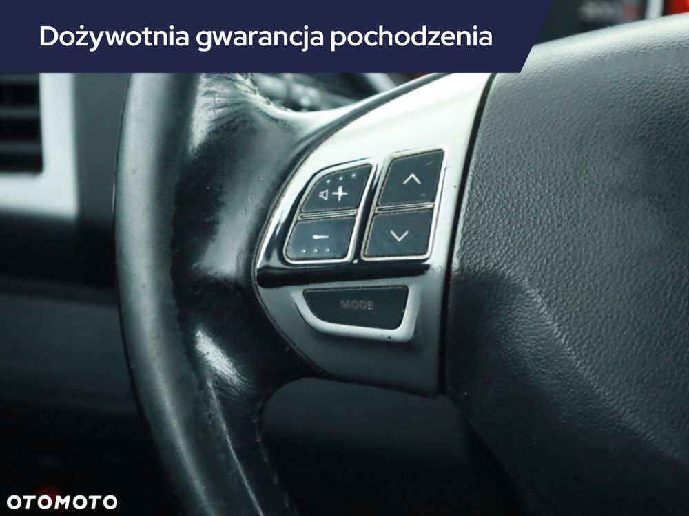 Mitsubishi Outlander - 17