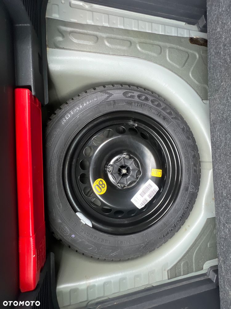 Opel Corsa 1.4 16V Innovation - 29