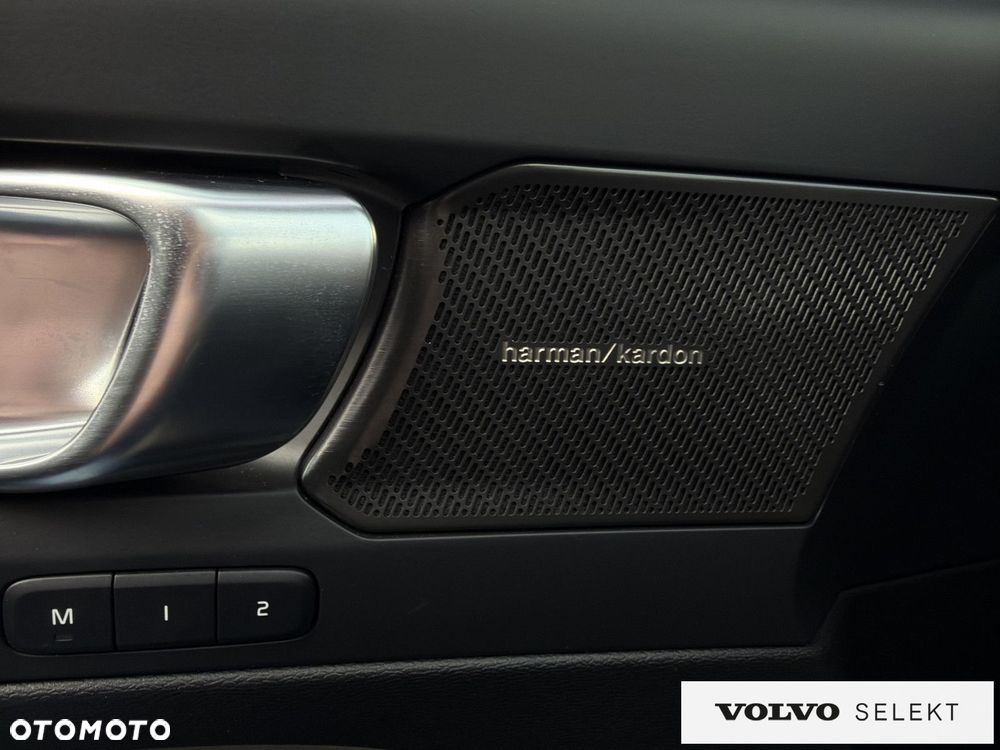 Volvo XC 40 - 25