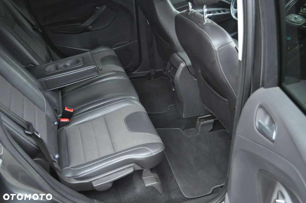 Ford Kuga 2.0 TDCi 2x4 Titanium - 24