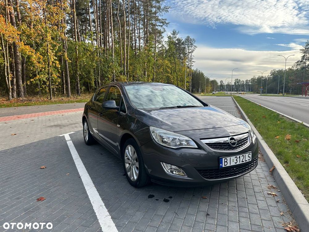 Opel Astra 1.4 Turbo Cosmo - 1