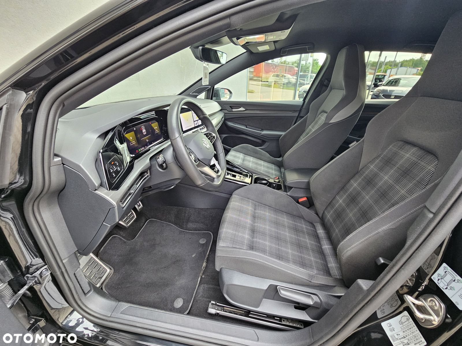 Volkswagen Golf - 11