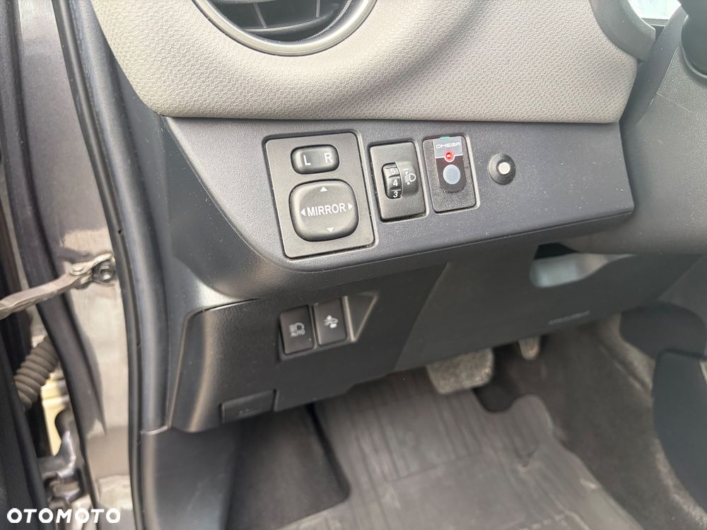 Toyota Yaris Hybrid 100 Premium EU6 - 12