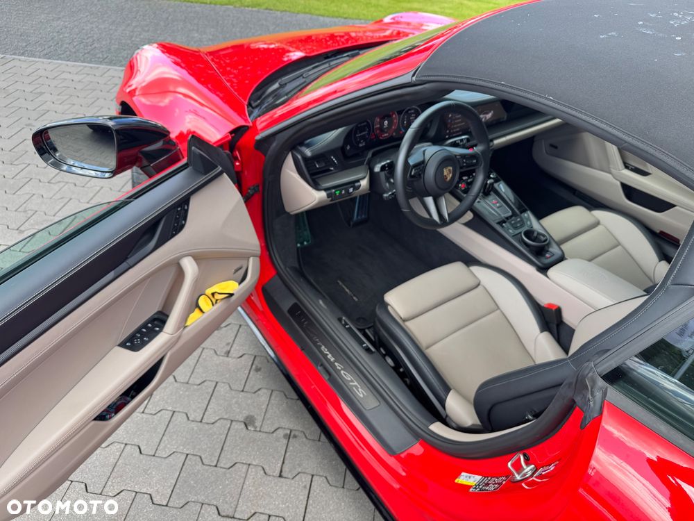 Porsche 911 Carrera T-Hybrid 4 GTS - 27