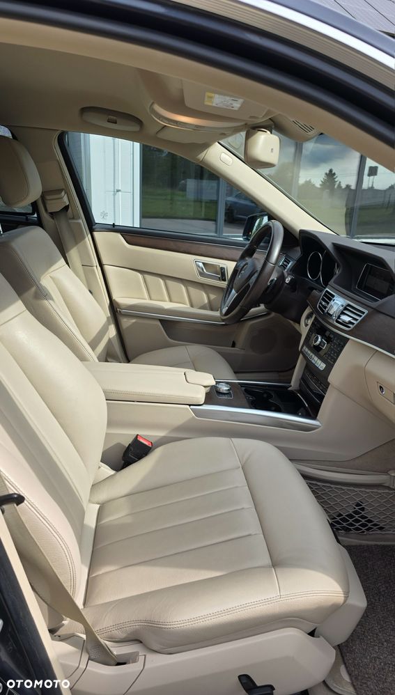 Mercedes-Benz Klasa E 300 4-Matic Elegance - 11