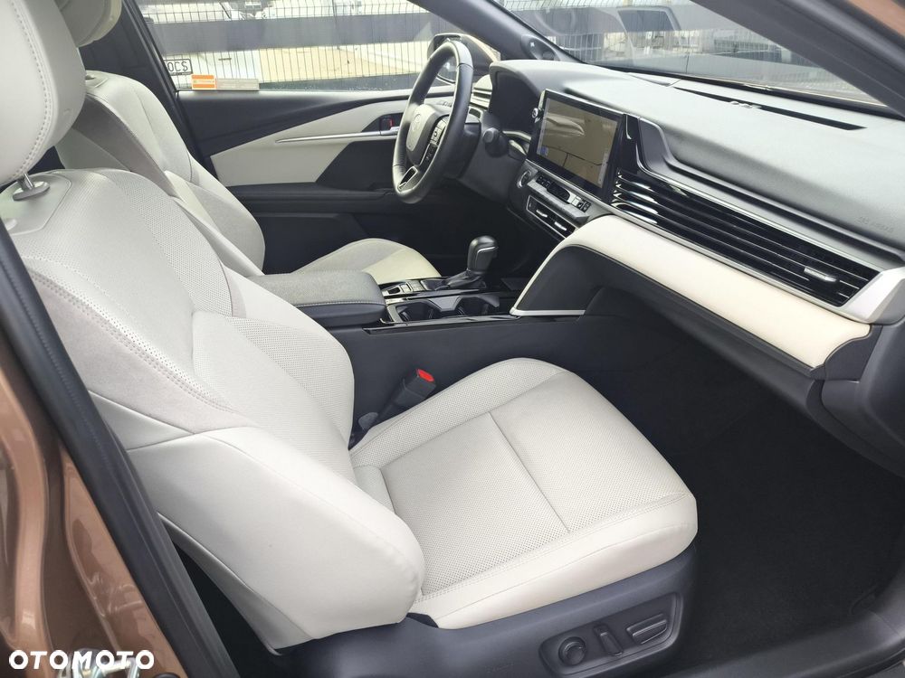 Toyota Camry - 9