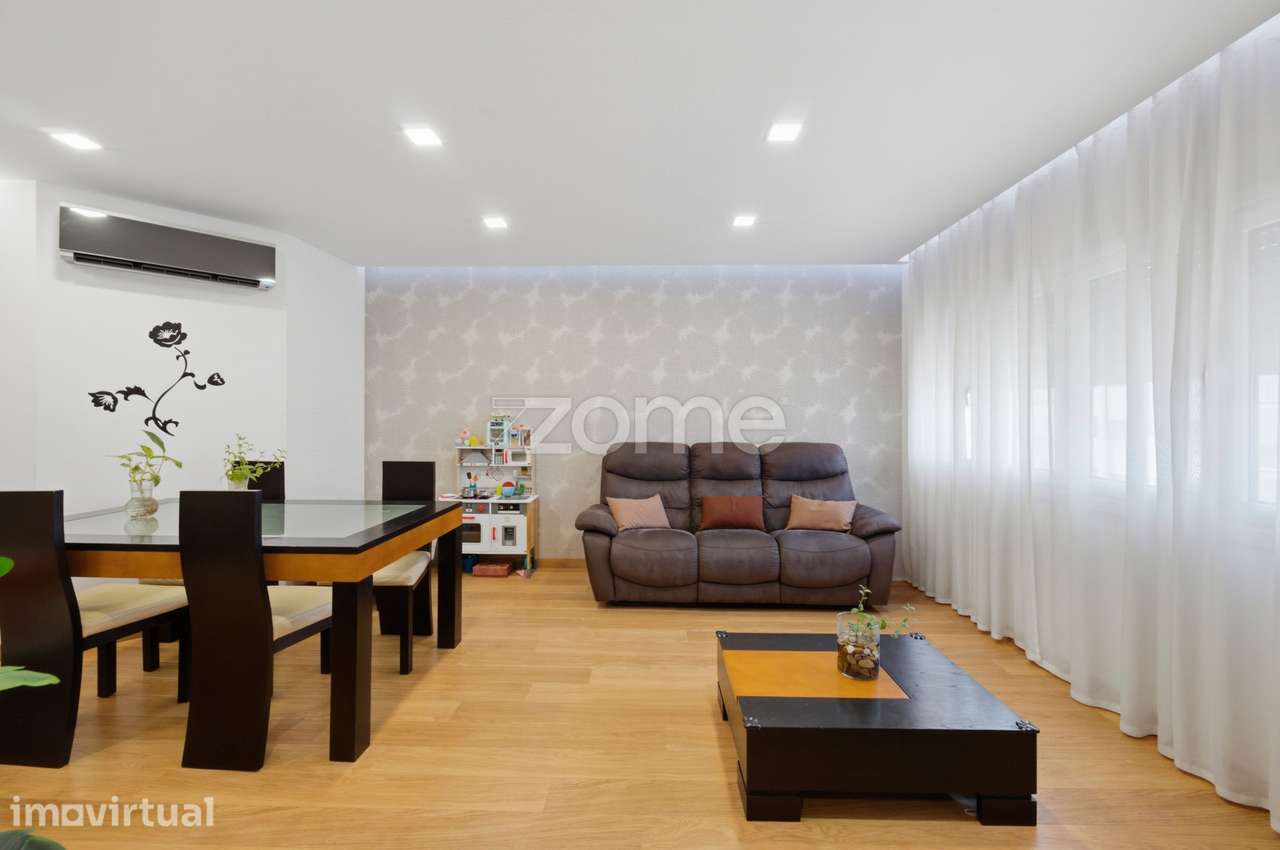 Apartamento T2 com box na Urbanização do Jardim da Amoreira - Grande imagem: 5/36