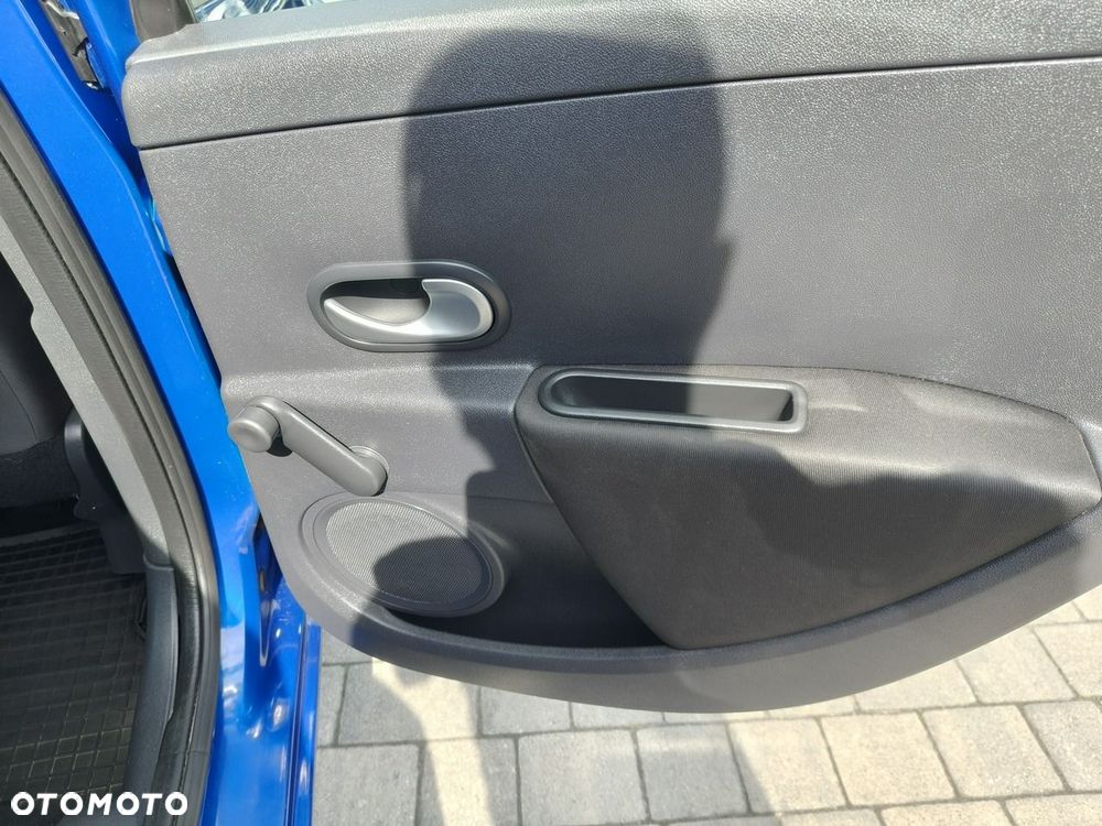Renault Clio - 23