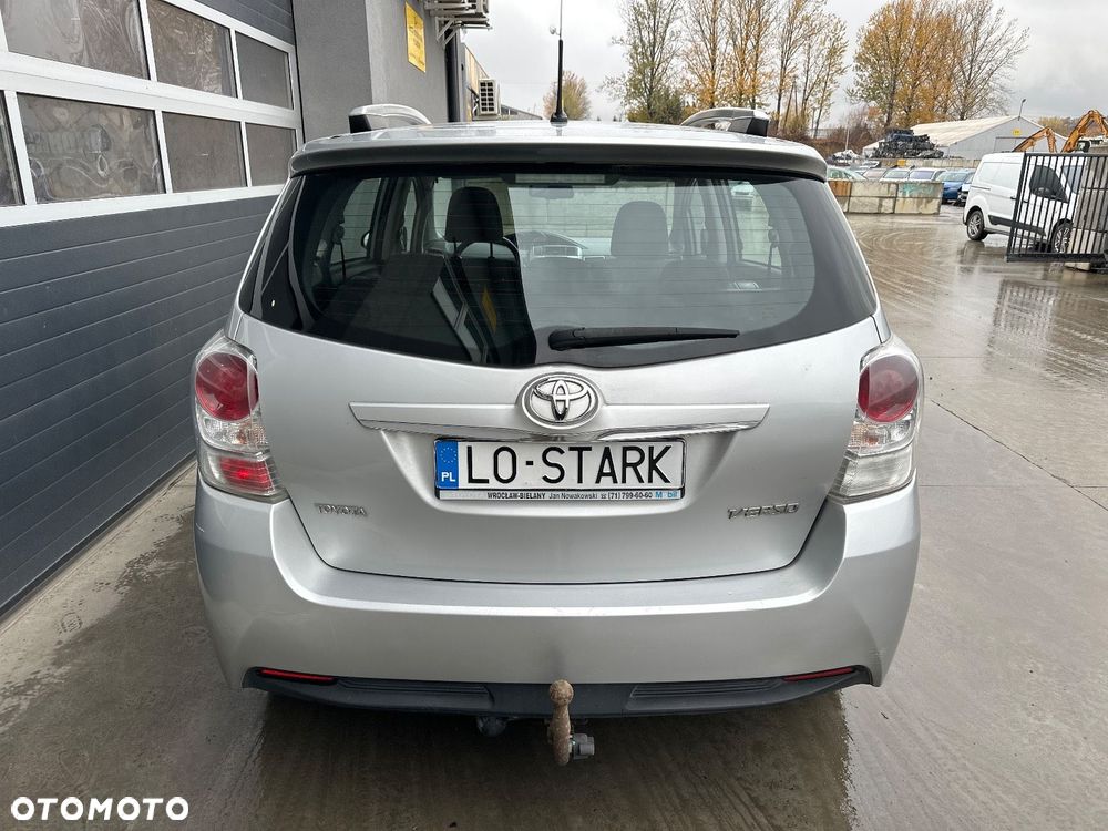 Toyota Verso 2.0 D-4D Premium - 4