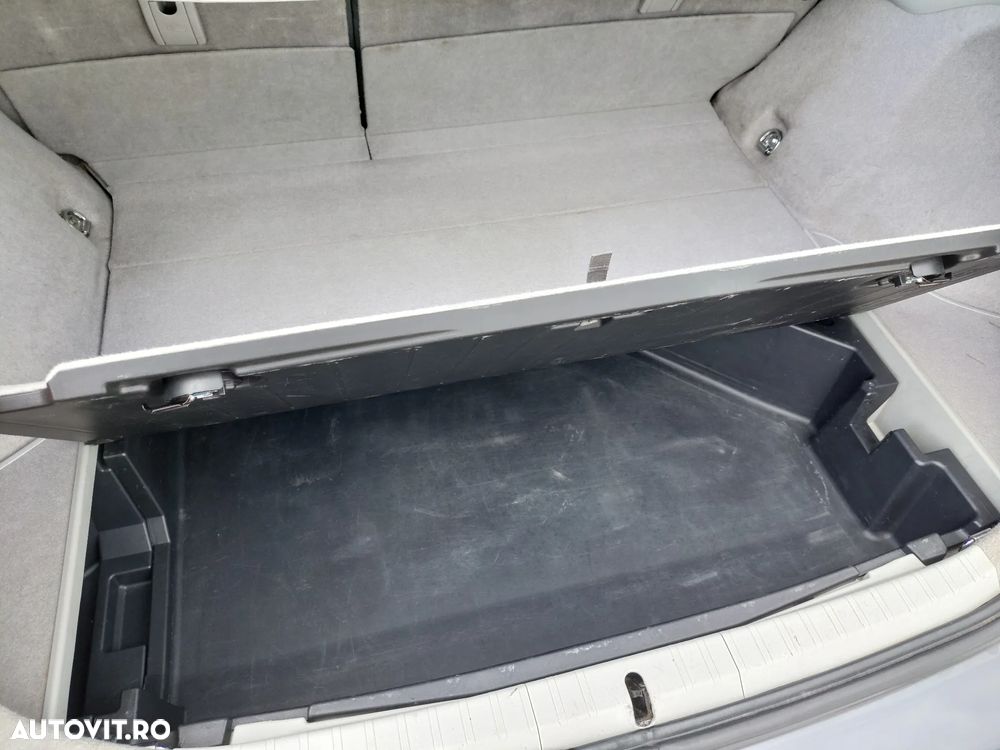 Toyota Prius - 9