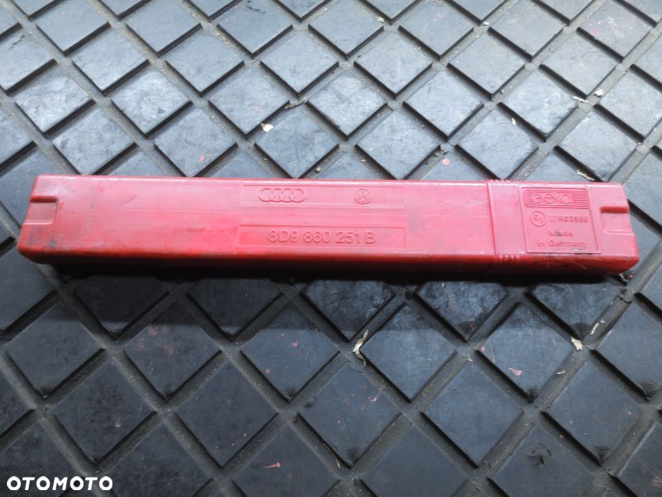 TRÓJKĄT OSTRZEGAWCZY AUDI SEAT SKODA VW 8D9860251B - 1
