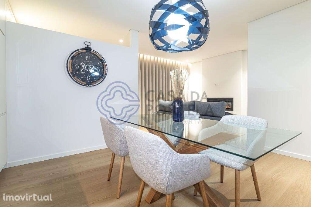 APARTAMENTO T2 COMPLETAMENTE RENOVADO, DECORADO E MOBILADO - Grande imagem: 5/52