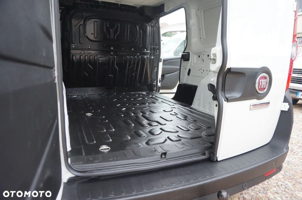 Fiat DOBLO PROFESSIONAL L2H1 Long MAXI VAN WZMOCNIONY Ładowność 961kg, Homologacja cięż. VAT-1, HAK wpinany 1300kg, Alarm, Czujniki parkowania, Halogeny, Podgrzewane fotele, Koła 16' MOCNY SILNIK 1.6 MultiJet, 105KM Emisja spalin Euro-6, Skrzynia biegów 6cio stopniowa! Zabudowa paki, F-VAT23% - 33