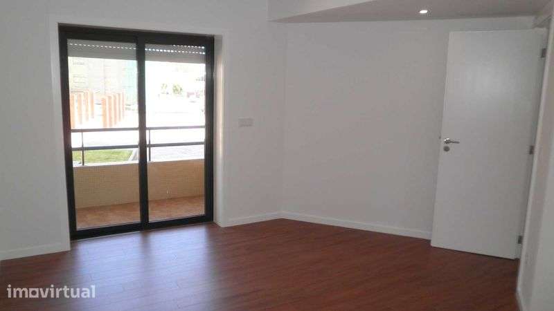 Apartamento T2 Renovado - Grande imagem: 3/10