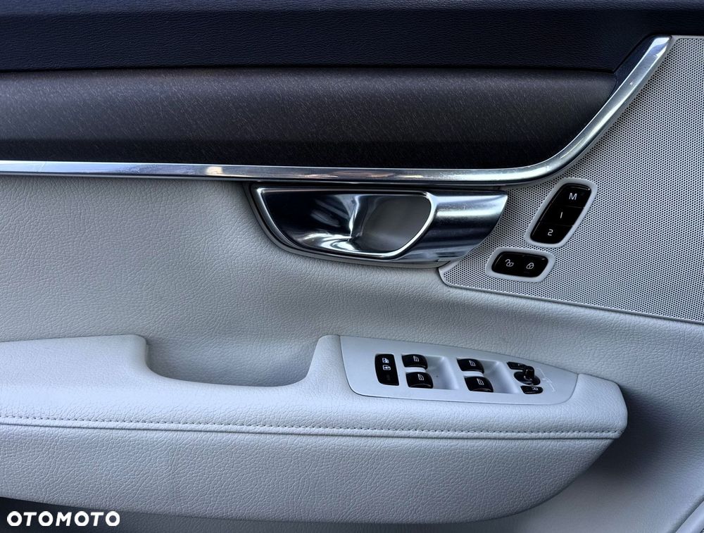 Volvo V90 Cross Country - 25