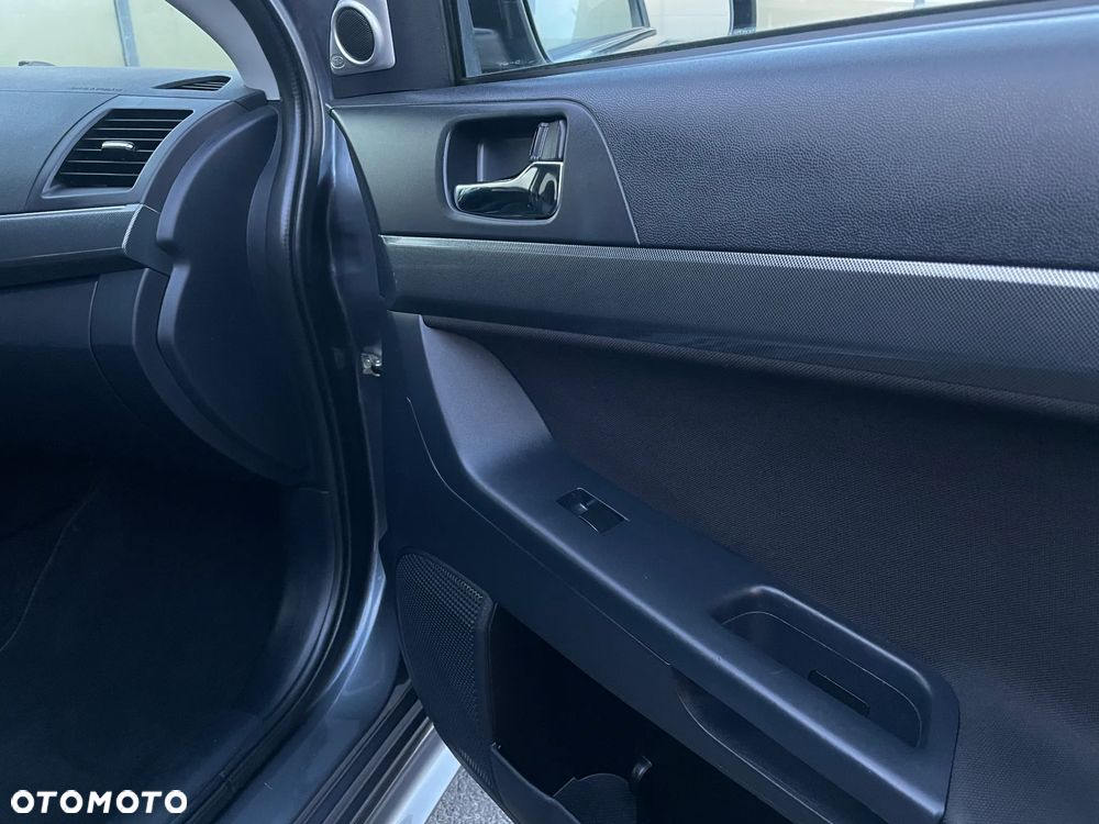 Mitsubishi Lancer 1.8 Intense - 21