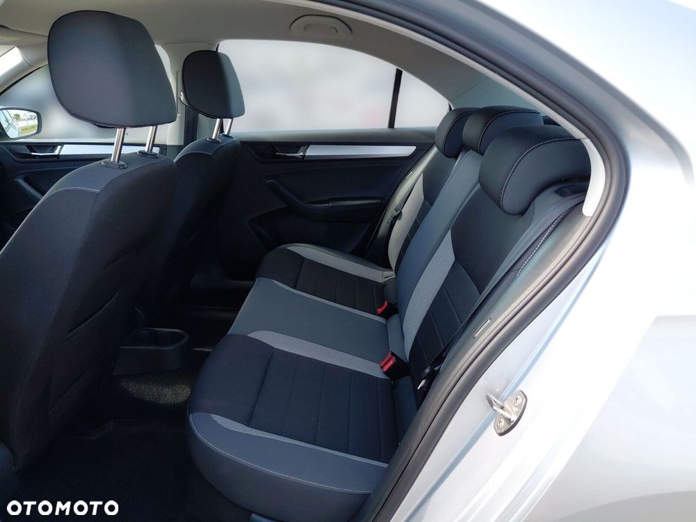 Skoda RAPID 1.0 TSI Ambition - 13