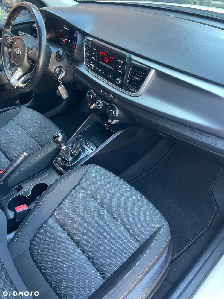 Kia Rio 1.2 L - 11