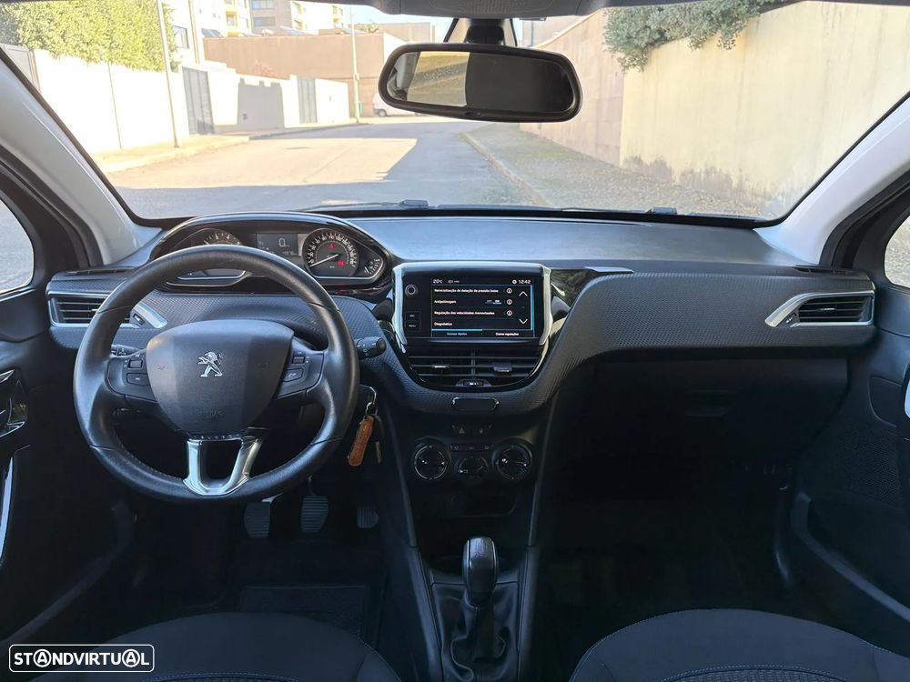 Peugeot 208 1.2 PureTech Style - 5