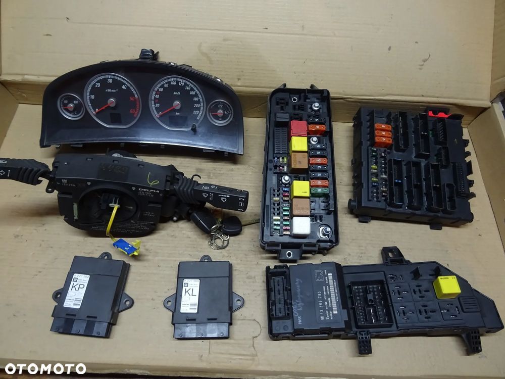 WYŚWIETLACZ MID MONITOR EKRAN KOMPUTER POKŁADOWY OPEL SIGNUM VECTRA C - 12