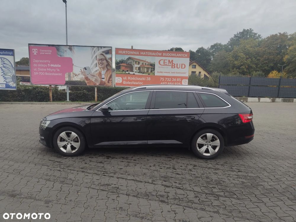 Skoda Superb 2.0 TDI SCR Style DSG - 4