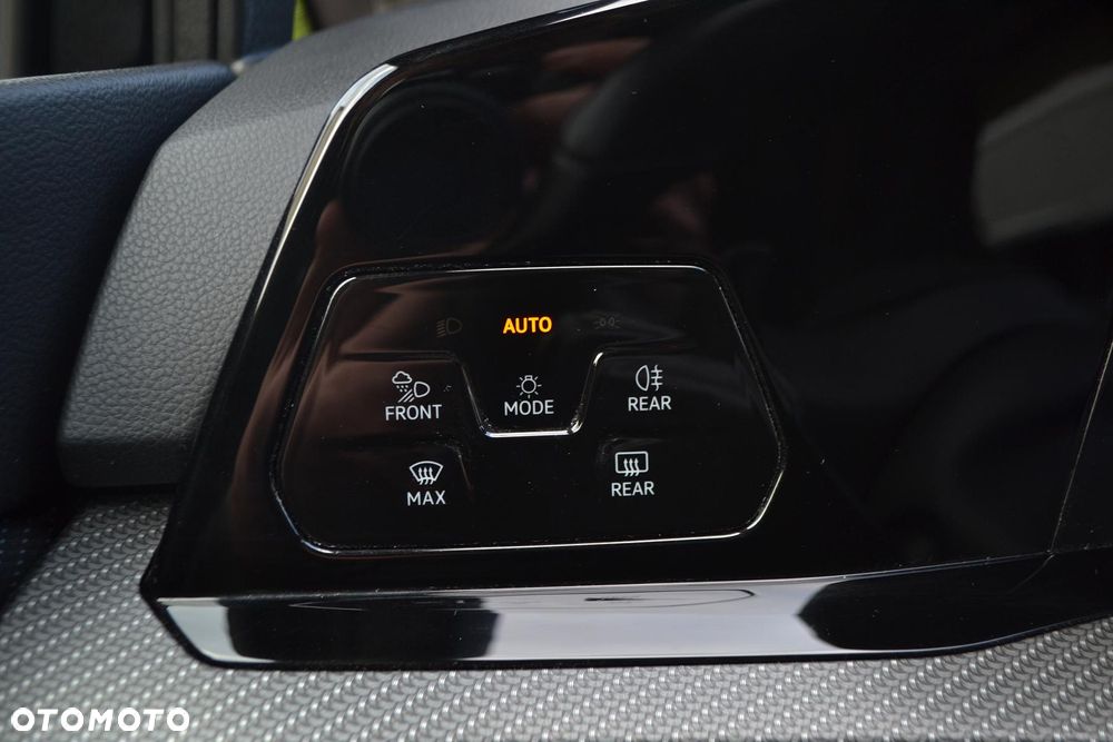 Volkswagen Golf 2.0 TSI 4Motion R DSG - 24