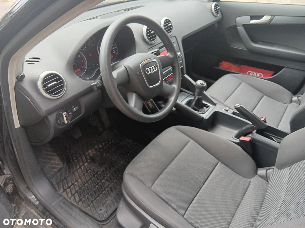Audi A3 Sportback 1.6 Ambition - 11