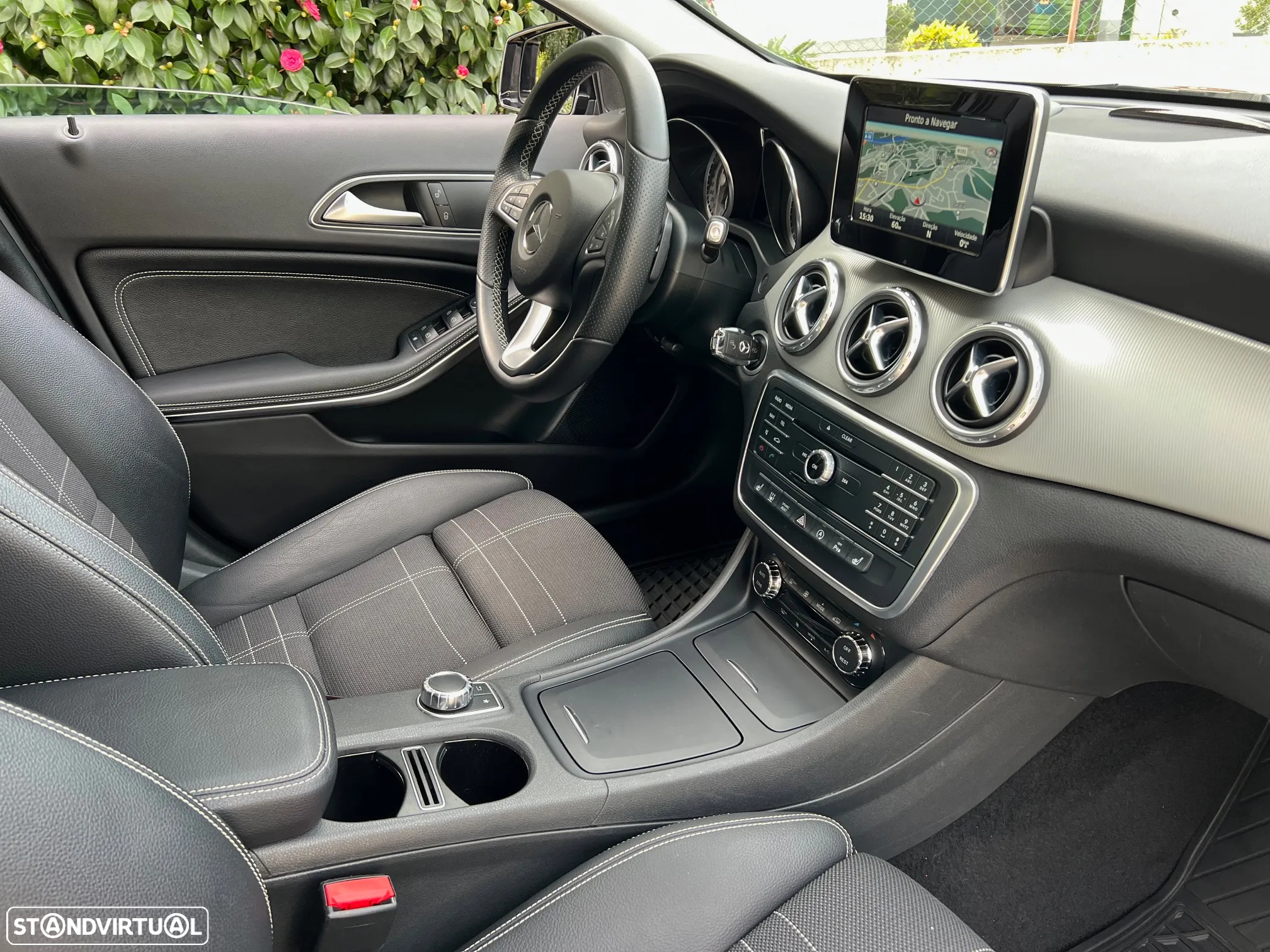 Mercedes-Benz GLA 220 d 7G-DCT Urban - 30