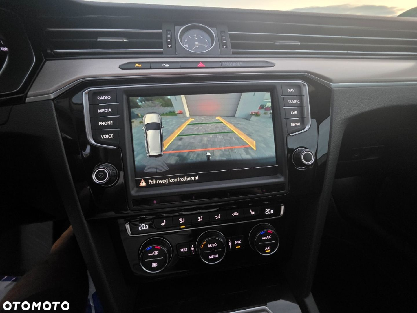 Volkswagen Passat - 18
