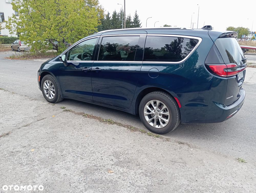 Chrysler Pacifica - 2