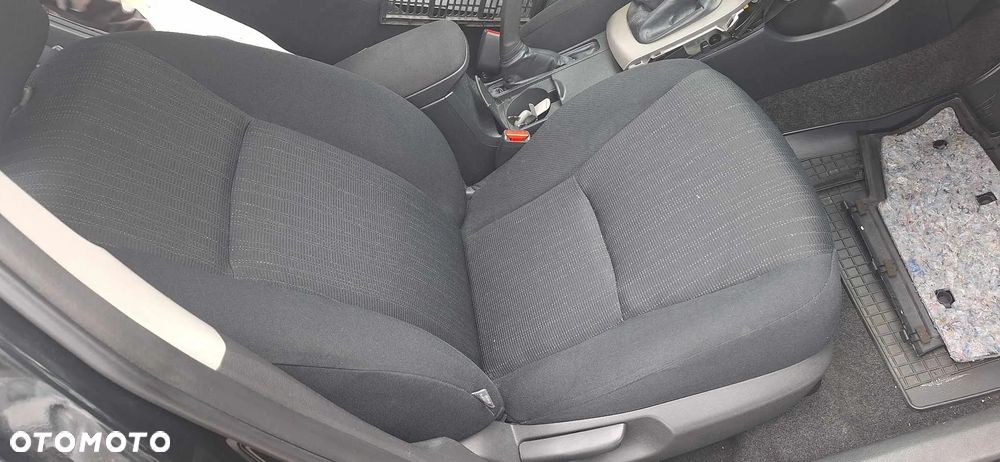 Toyota COROLLA E15 fotel prawy - 2