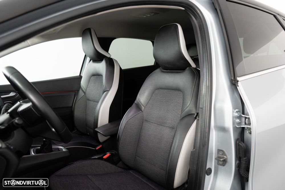Renault Captur 1.0 TCe Techno — fotografia 9