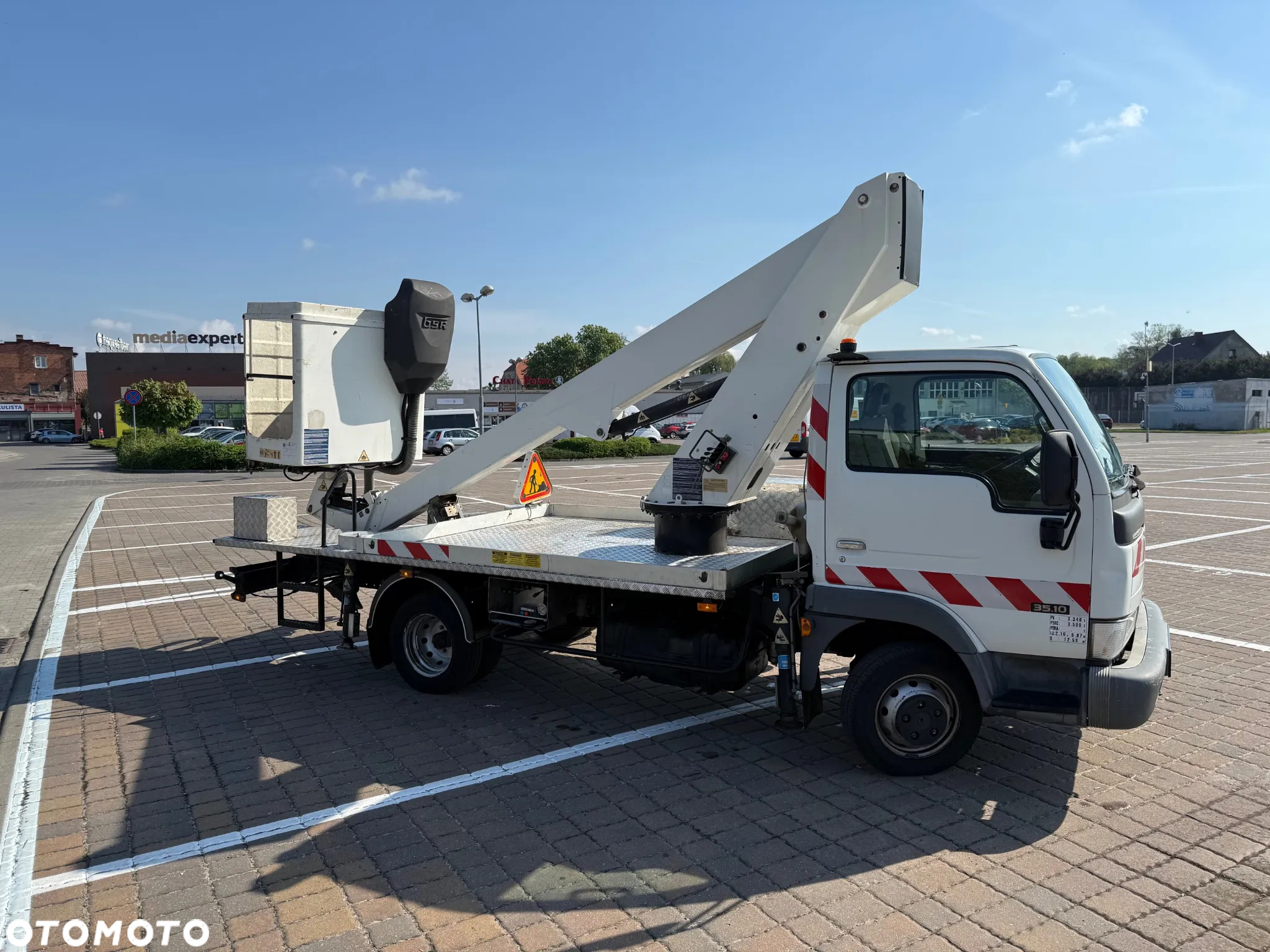 Nissan cabstar - 3
