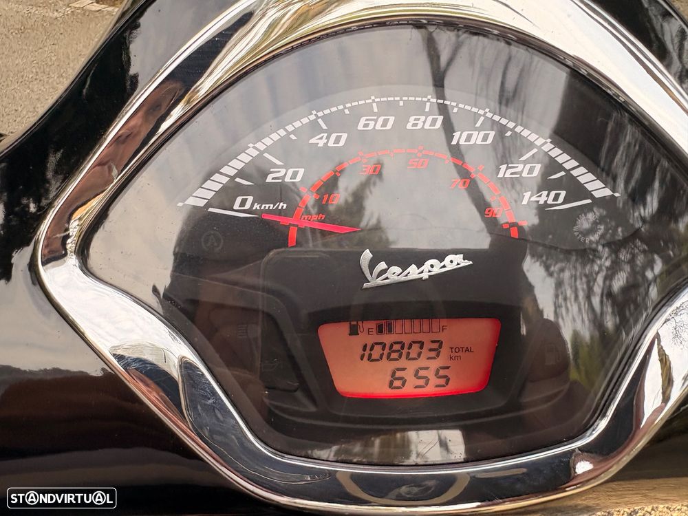 Vespa GTS Super Super - 9