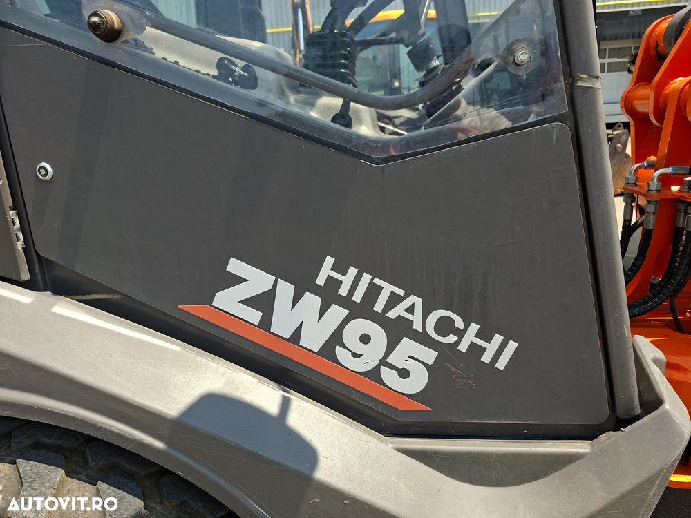 Hitachi ZW95-6C  4x4 - 12