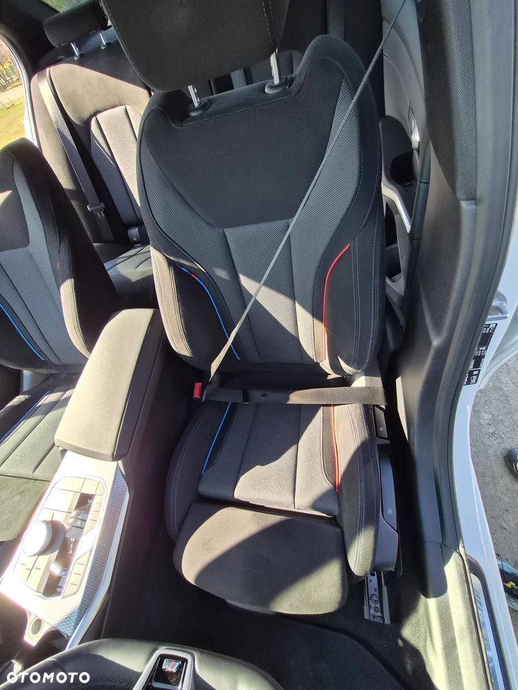 BMW Seria 3 320d xDrive mHEV - 14