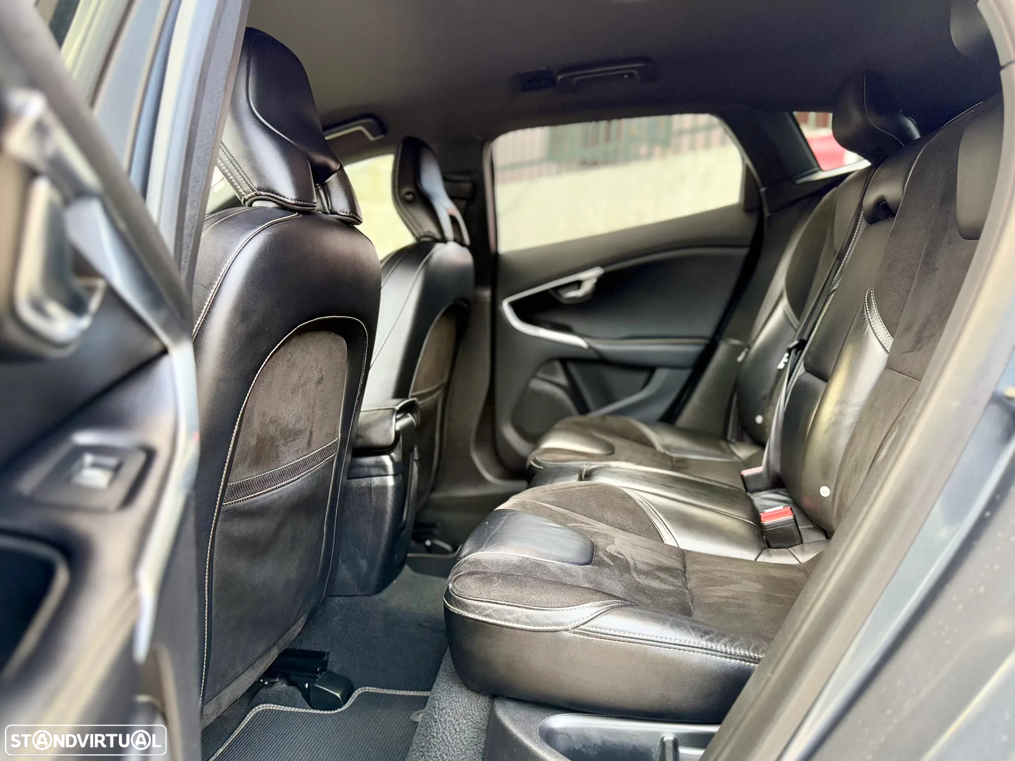 Volvo V40 1.6 D2 R-Design - 9