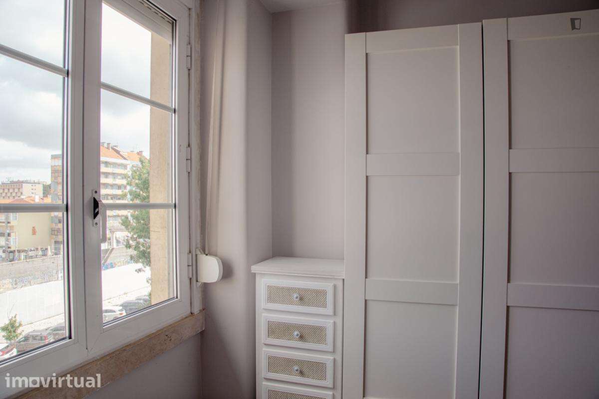 Quarto - localizado em Roma-Areeiro Lisbon - Grande imagem: 5/23