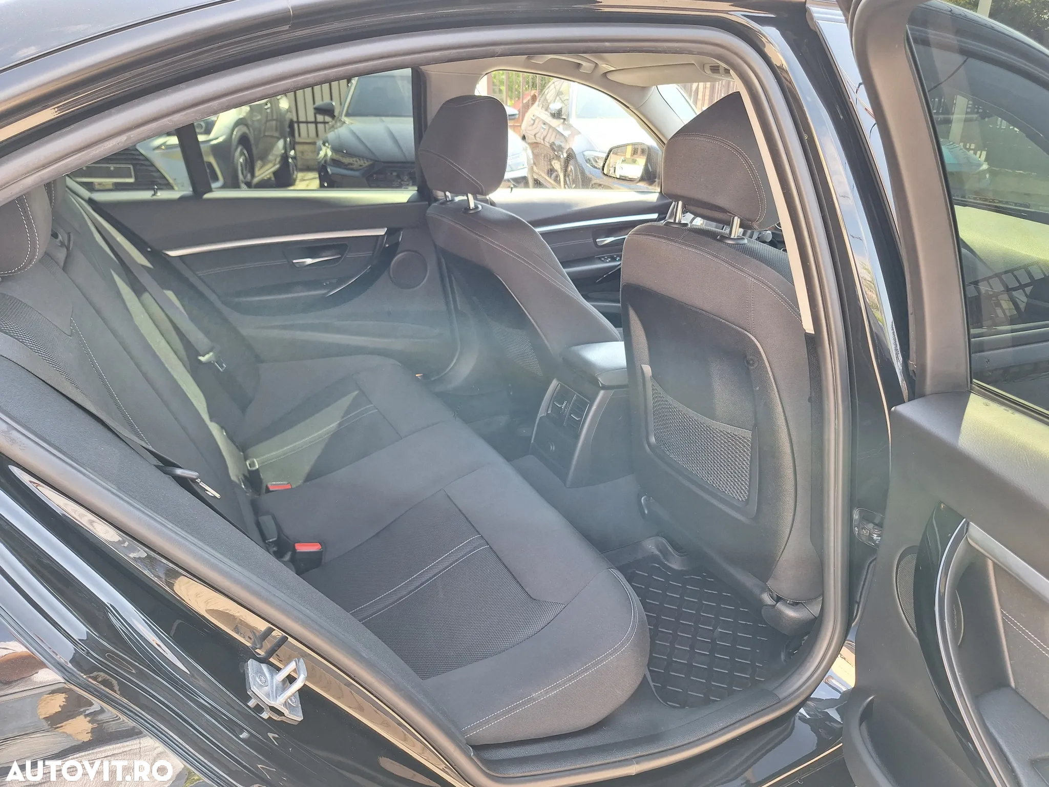 BMW Seria 3 320d Aut. Sport Line - 22