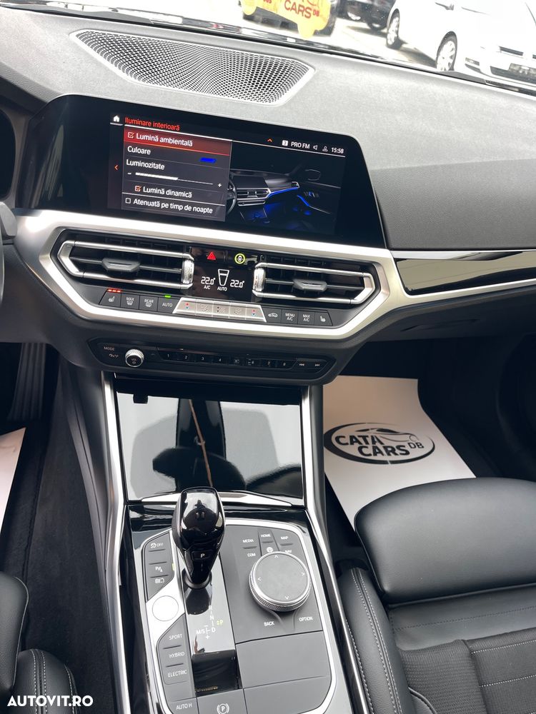 BMW Seria 3 330e Aut. Sport Line - 35