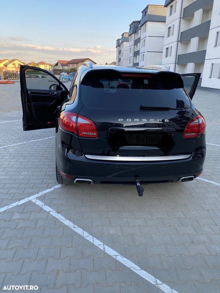 Porsche Cayenne - 4