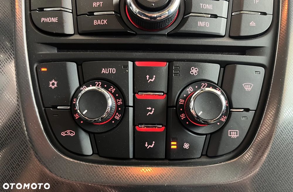 Opel Astra GTC 1.6 Turbo Edition - 18