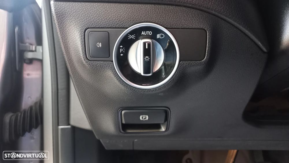 Mercedes-Benz CLA 200 d 7G-DCT Urban - 19