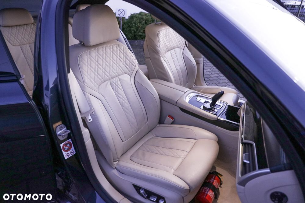 BMW Seria 7 740d xDrive - 10