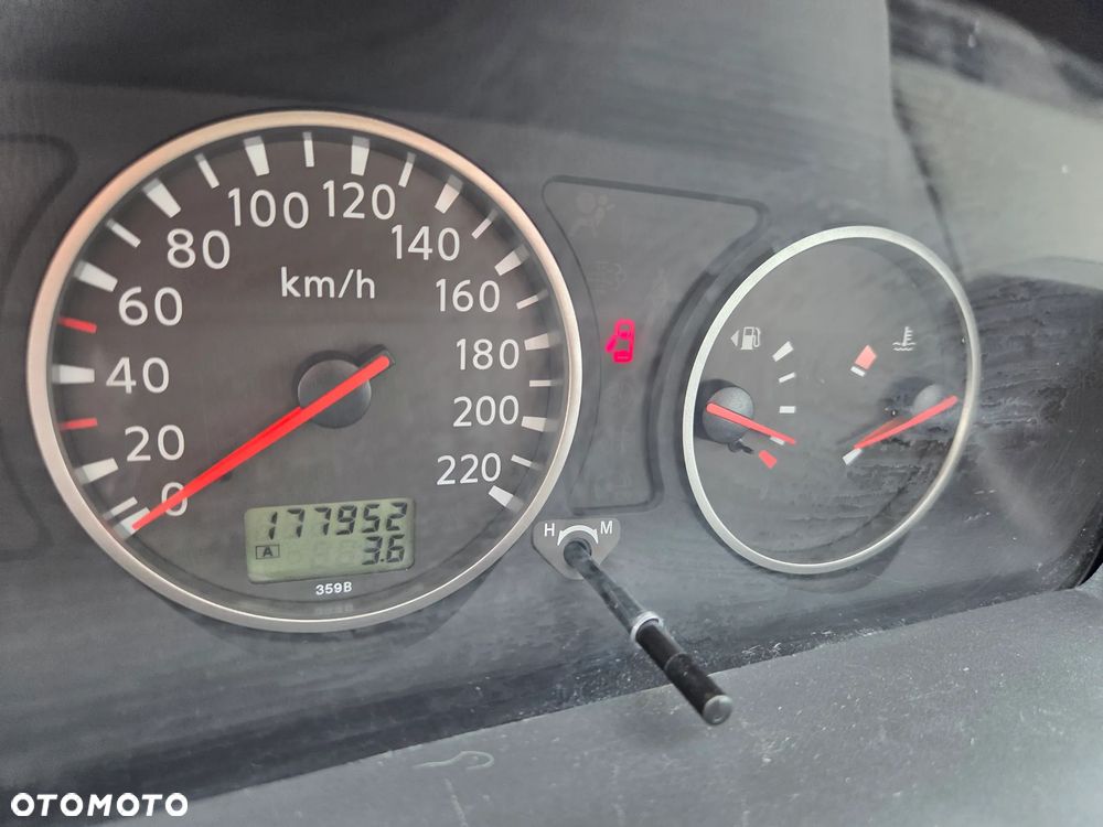 Nissan X-Trail 2.2 dCi 4x4 Elegance - 21