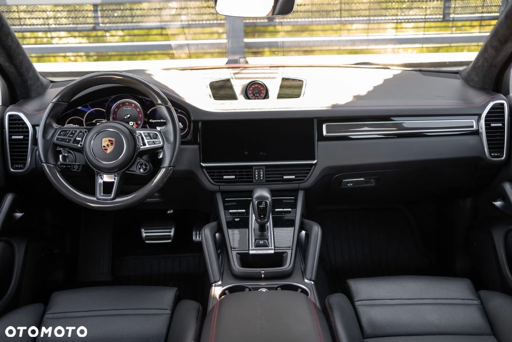 Porsche Cayenne Turbo - 8