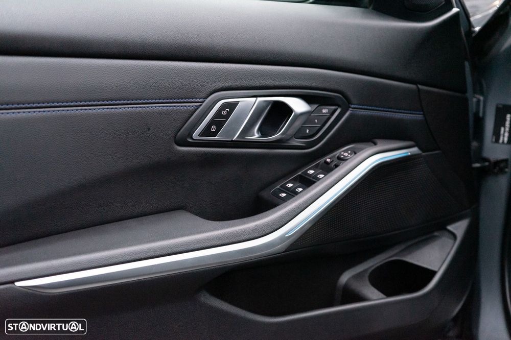 BMW M340 d xDrive Pack Desportivo M Pro Auto - 28