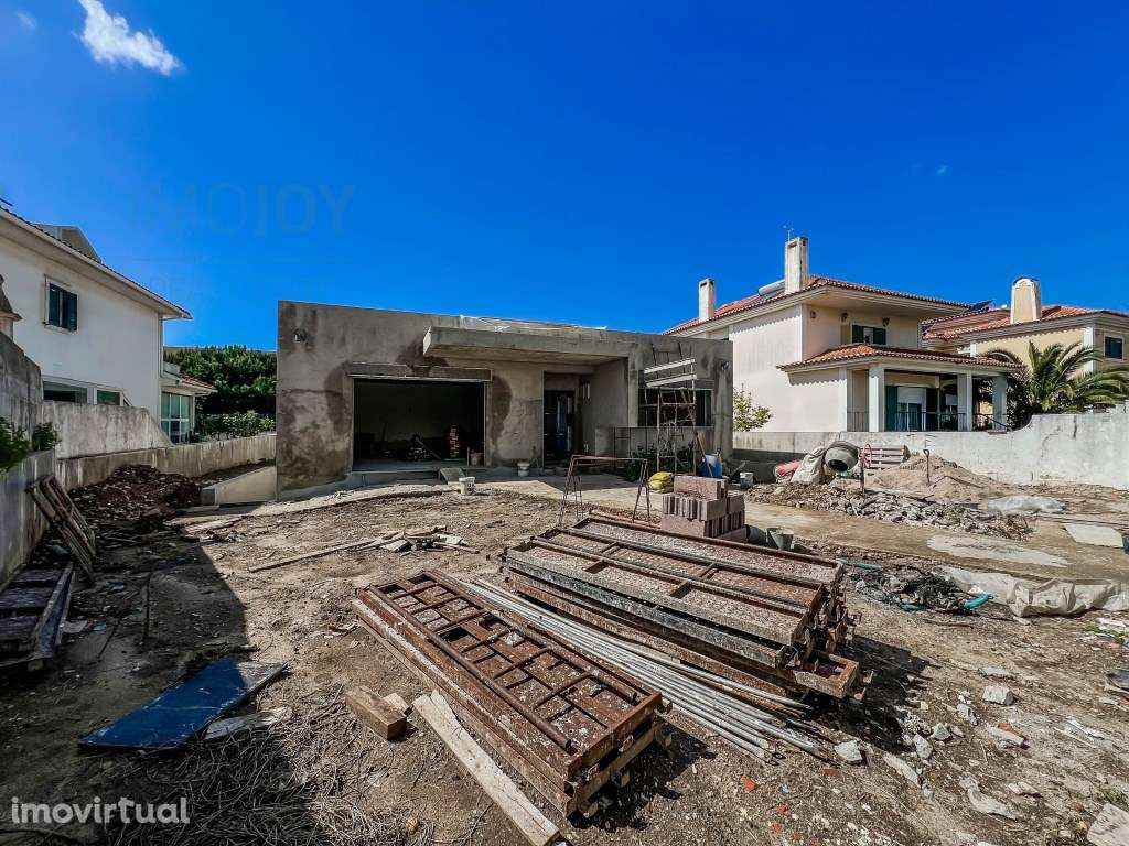 Moradia Isolada V3 de Arquitetura Moderna e Jardim - Grande imagem: 3/25