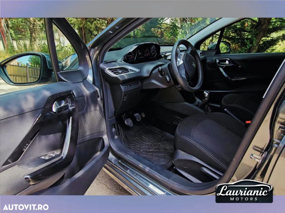 Peugeot 208 1.2 L PureTech Style - 28